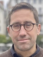 Dr. Roman Köster Dr. Roman Köster